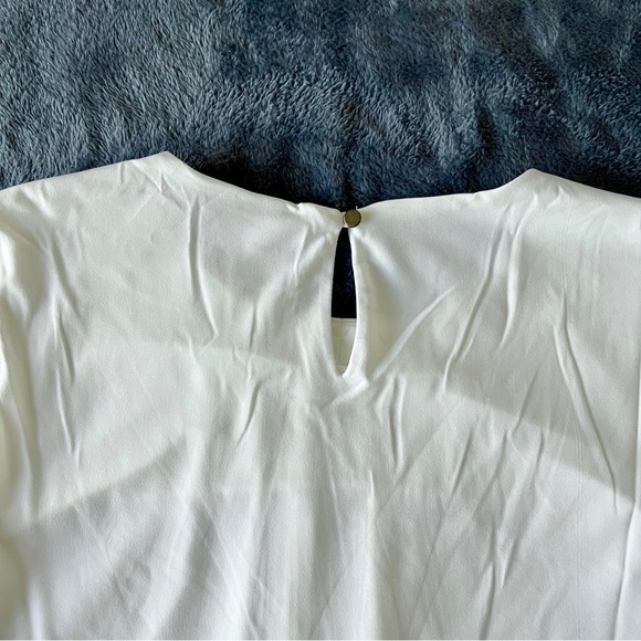 ✨Calvin Klein White Women's Blouse - Picture 9 of 9